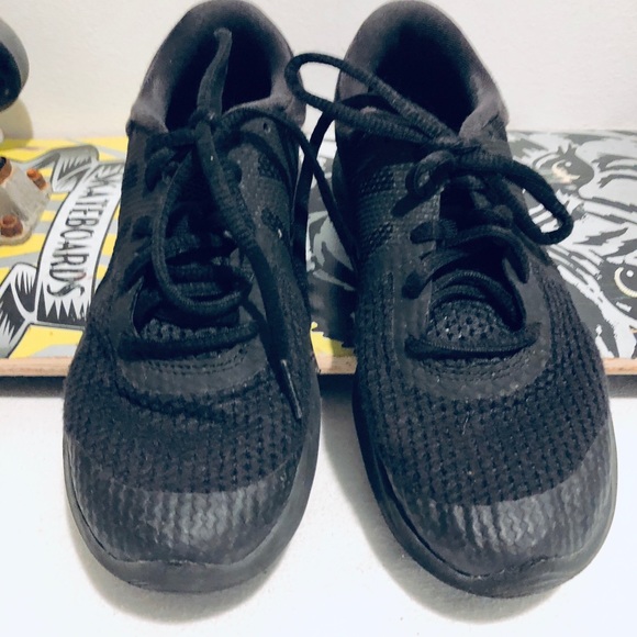 Nike Other - Nike big  Kids Star Running Size 4.5